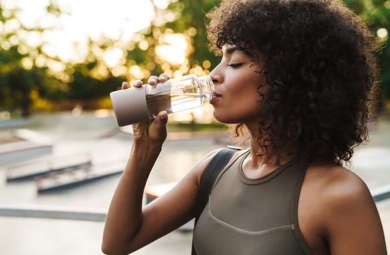 HOW MUCH WATER SHOULD I DRINK? - JUSTBLiSS Naturals