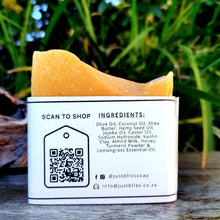 Load image into Gallery viewer, SOAP BAR: Turmeric &amp; Honey
