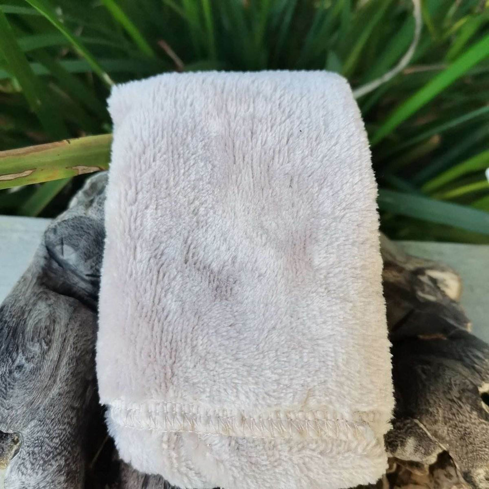 FACE: Magic Cloth - Reusable Microfiber Makeup Remover - JUSTBLiSS Naturals