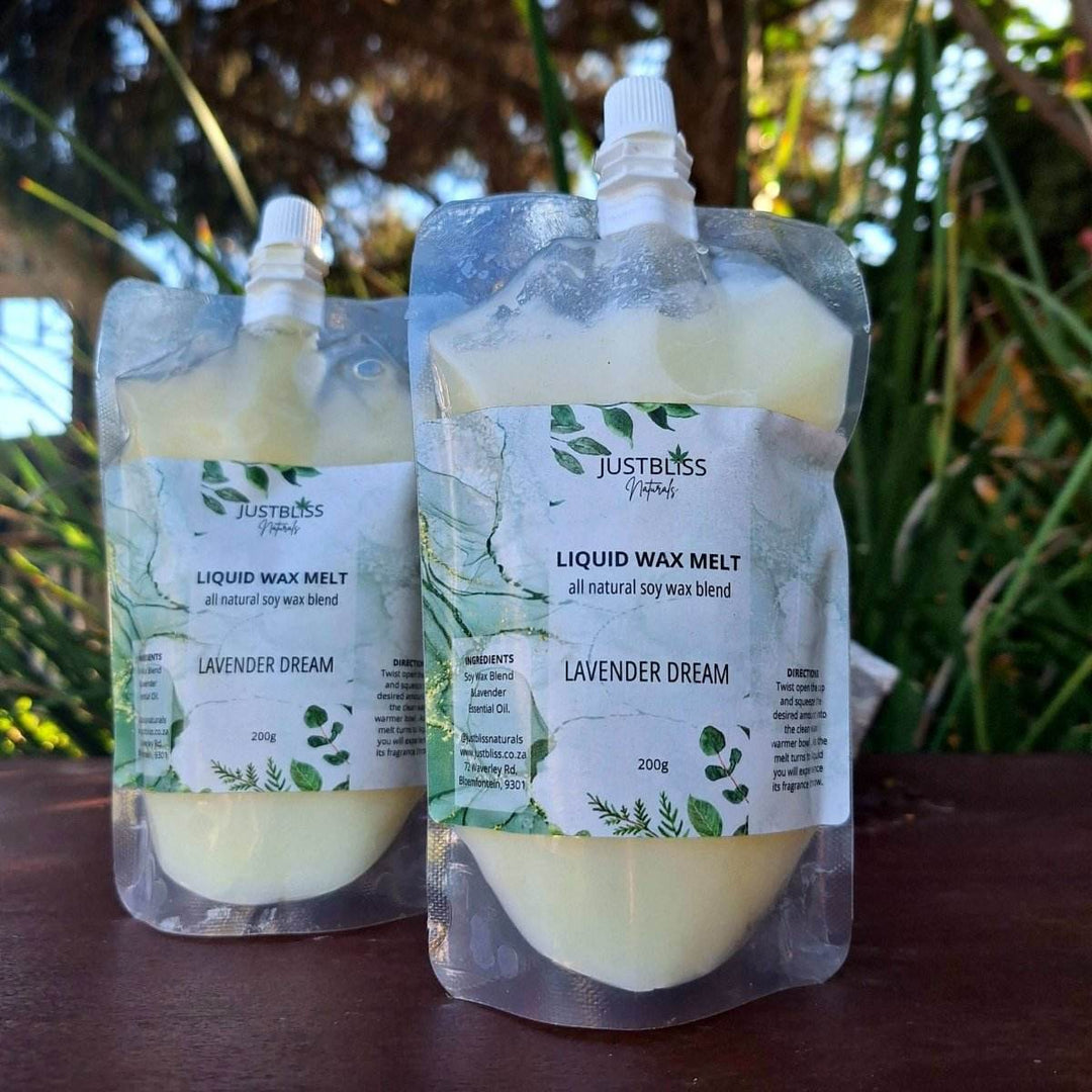 Aromatherapy Gift Box 2 with tea light candle, essential oil burner, and lavender-scented liquid wax melts.