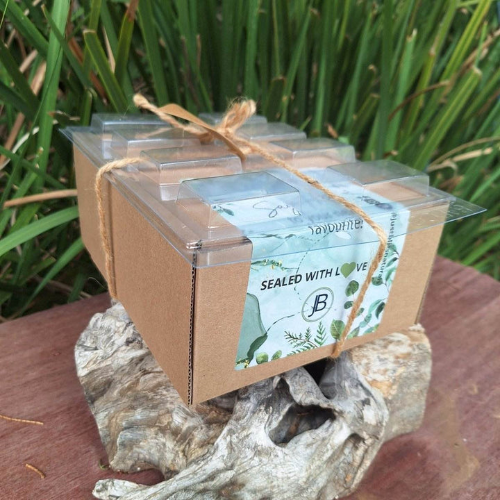 DIY Soap Making Kit for soap making gift box with natural soap ingredients, fragrance oils, colorants, and easy instructions.
