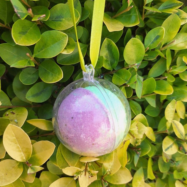 Handmade Bath Bombs – Hemp & Shea, Silky Skin & Eco - Friendly Care (Christmas Edition) JUSTBLiSS Naturals